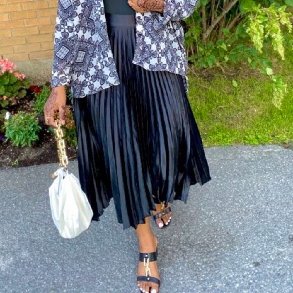 CLASSIC Girl Black Pleated Skirt - Picture 2 of 7